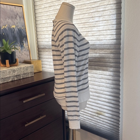 Woman's M Magaschoni Cream & Black Striped Crew Neck Sweater. Size XS - Picture 4 of 7